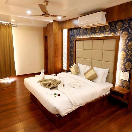 Hotel Yuvraj Grand Jabalpur Exterior foto