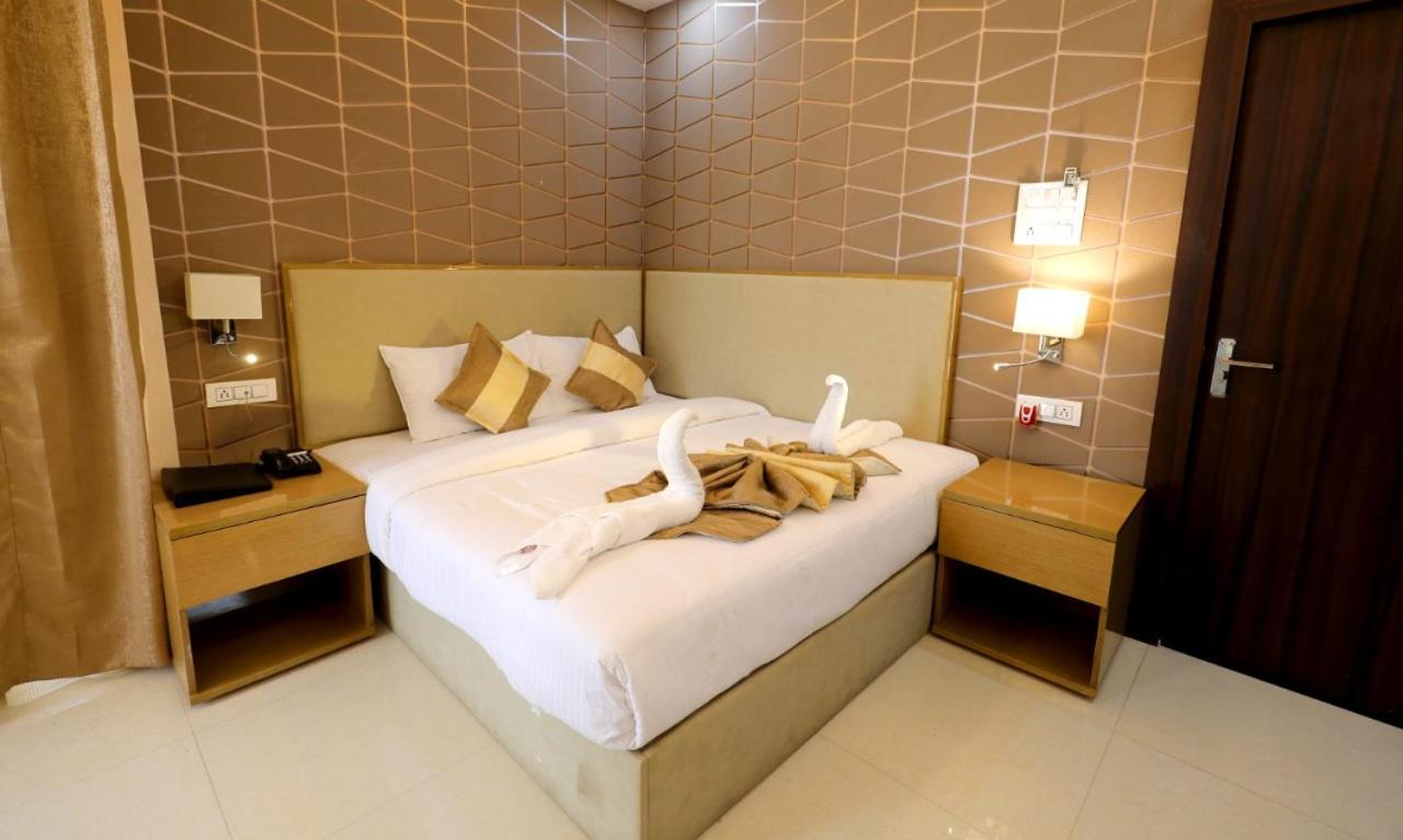 Hotel Yuvraj Grand Jabalpur Exterior foto