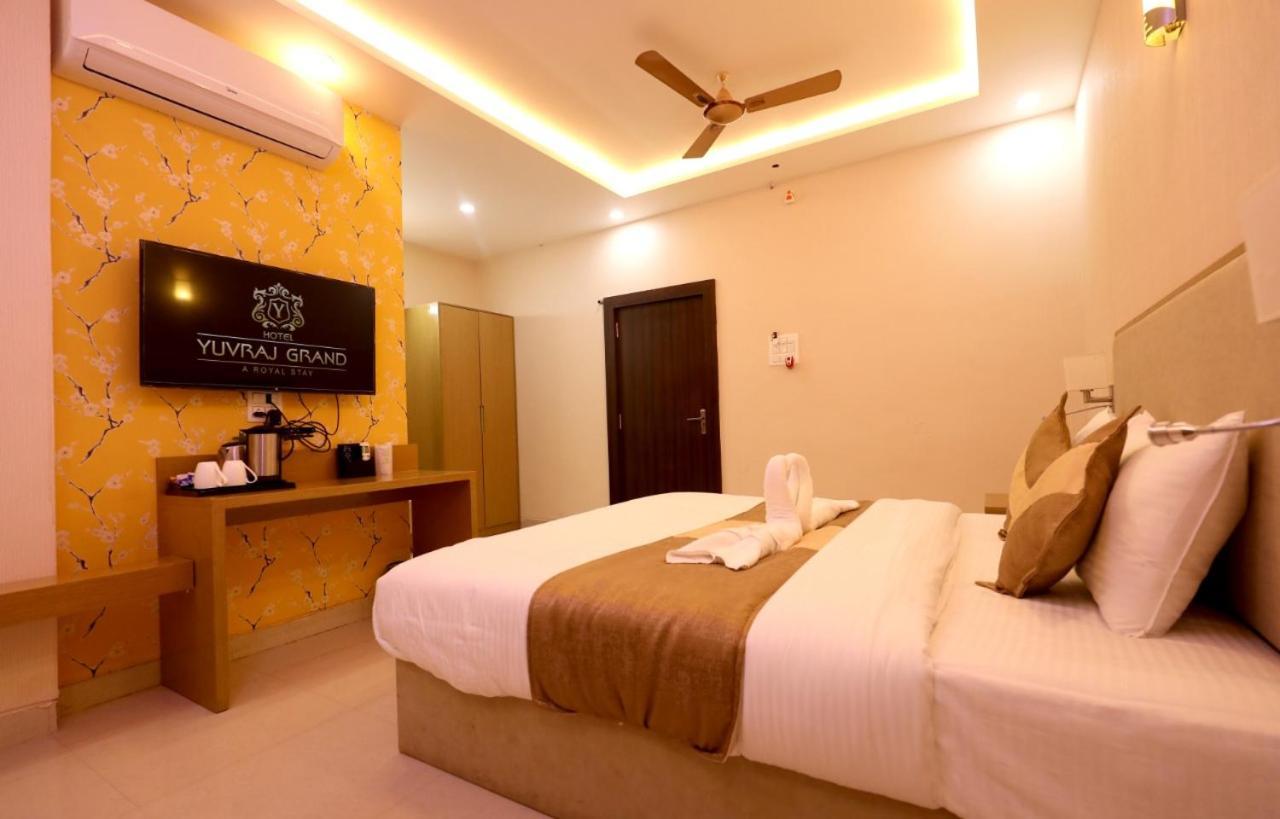 Hotel Yuvraj Grand Jabalpur Exterior foto