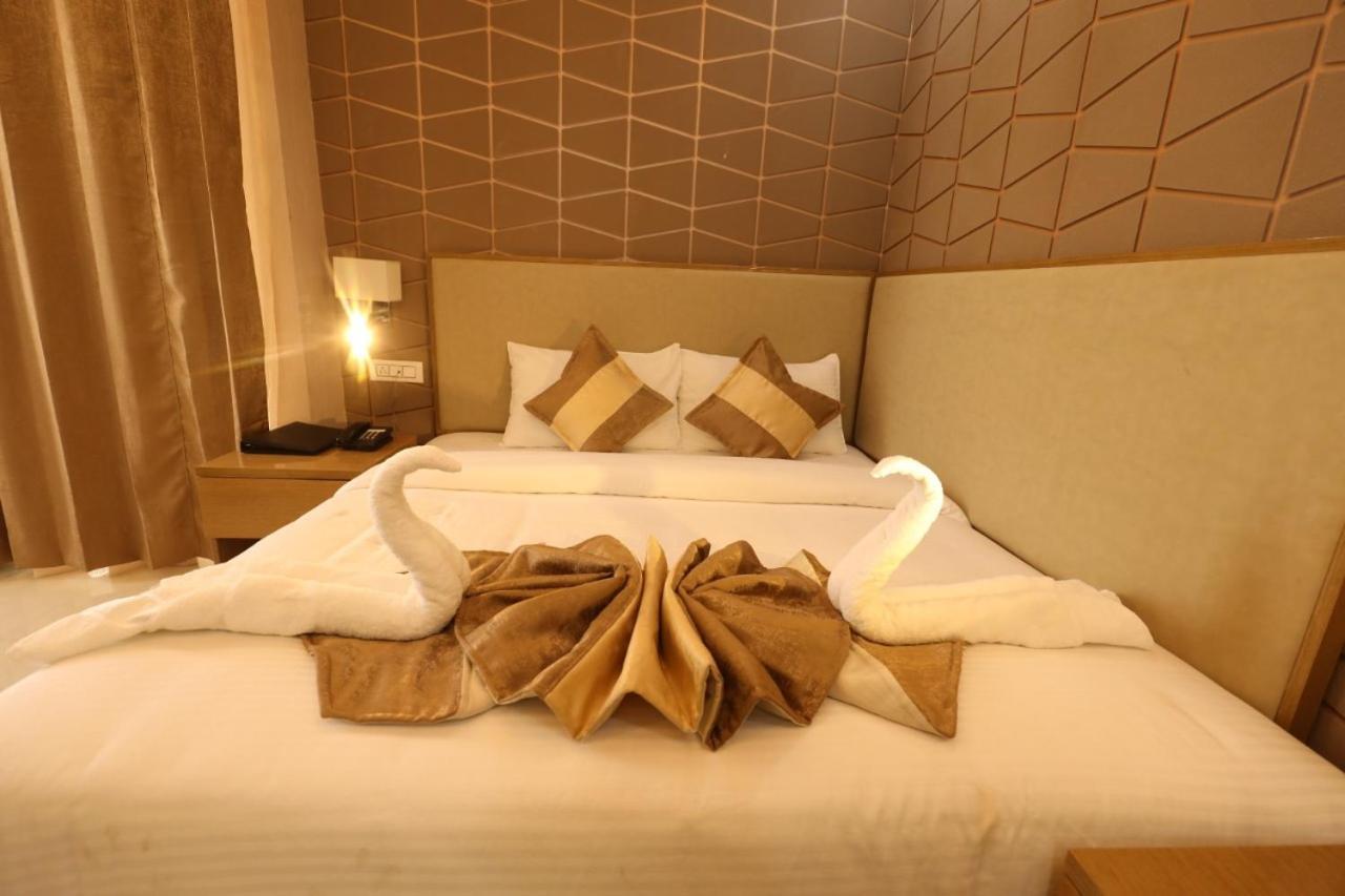 Hotel Yuvraj Grand Jabalpur Exterior foto