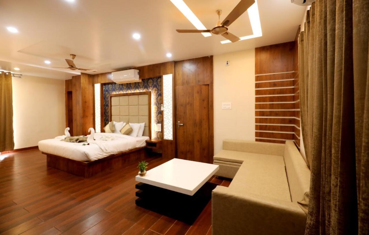 Hotel Yuvraj Grand Jabalpur Exterior foto