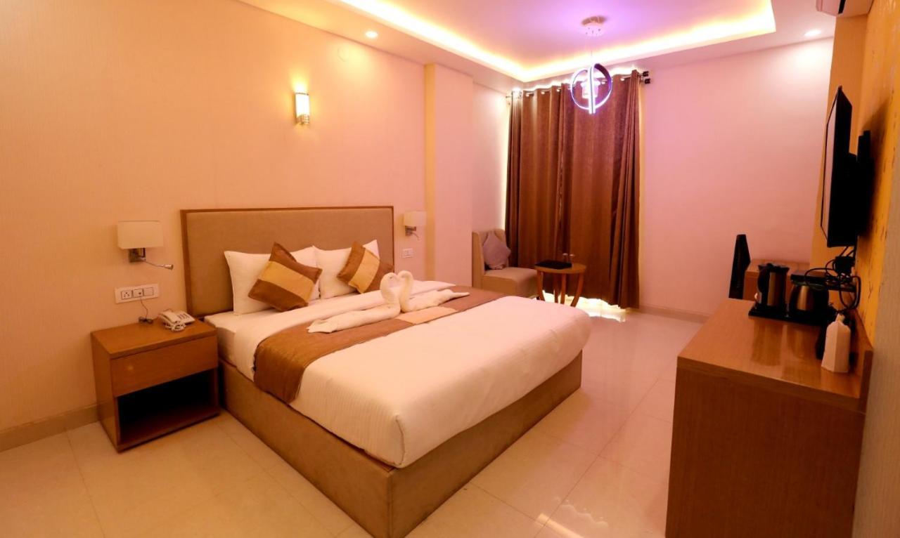 Hotel Yuvraj Grand Jabalpur Exterior foto