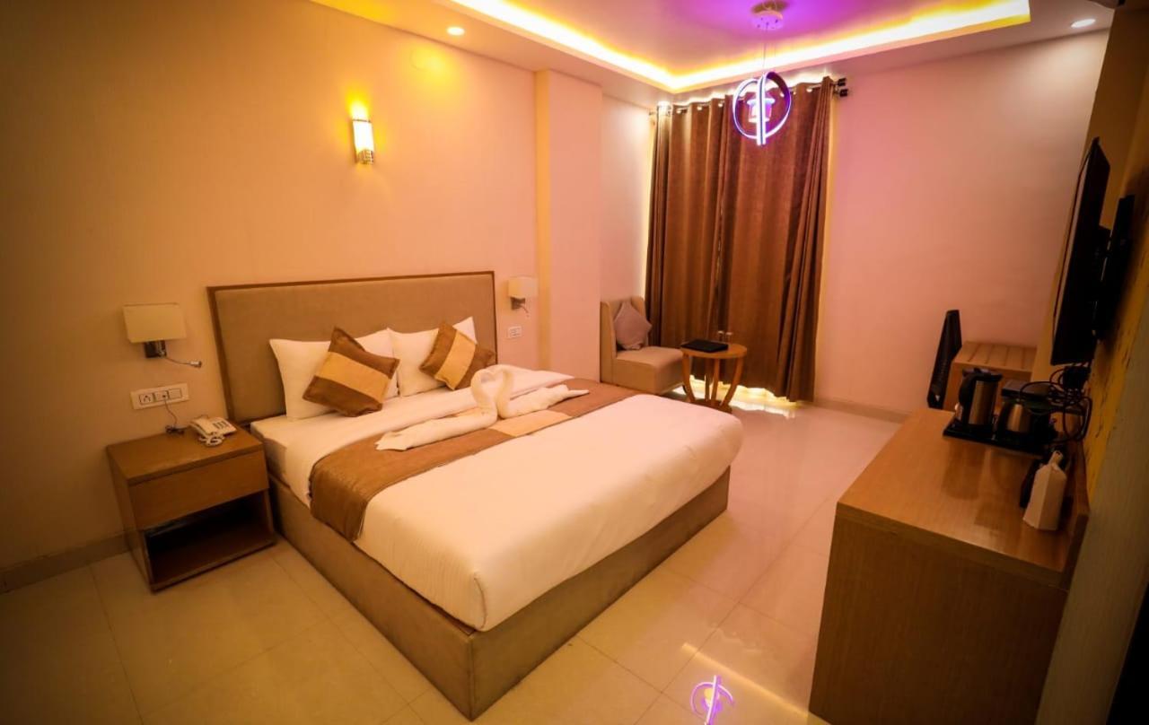 Hotel Yuvraj Grand Jabalpur Exterior foto