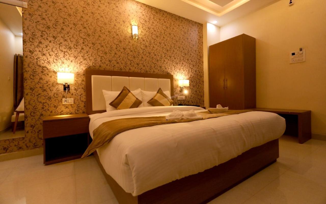 Hotel Yuvraj Grand Jabalpur Exterior foto
