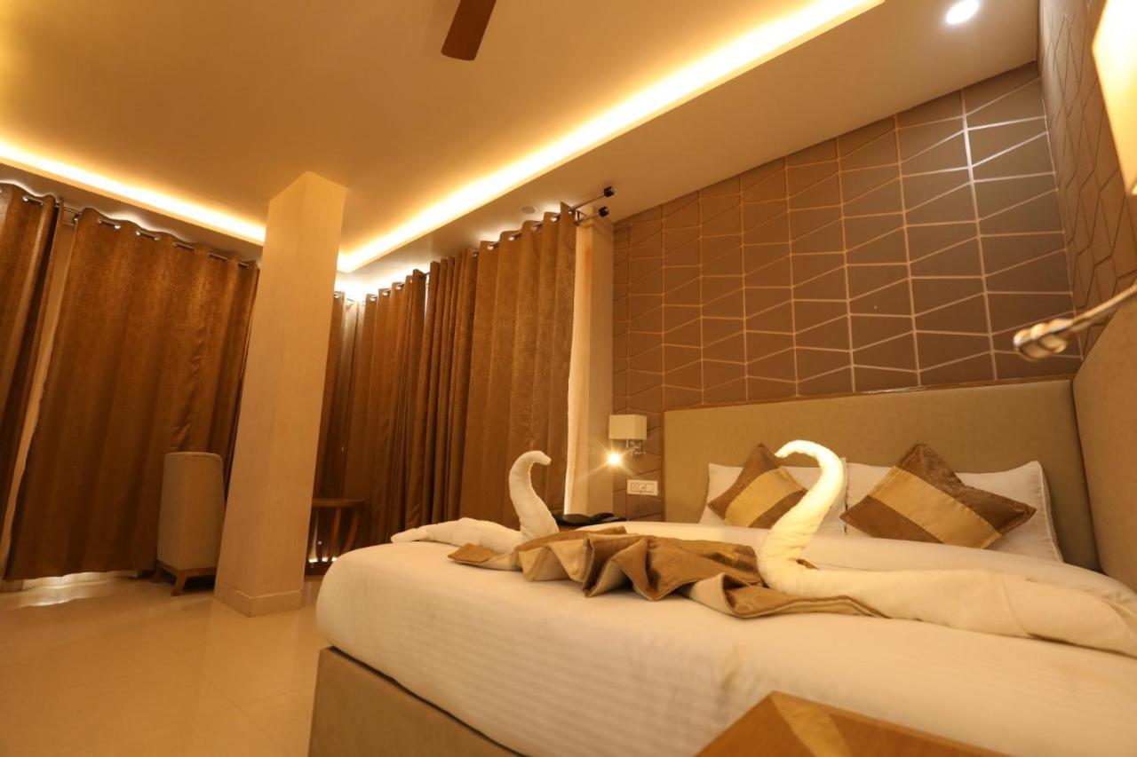 Hotel Yuvraj Grand Jabalpur Exterior foto