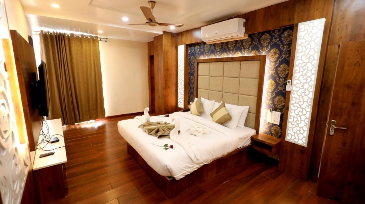 Hotel Yuvraj Grand Jabalpur Exterior foto