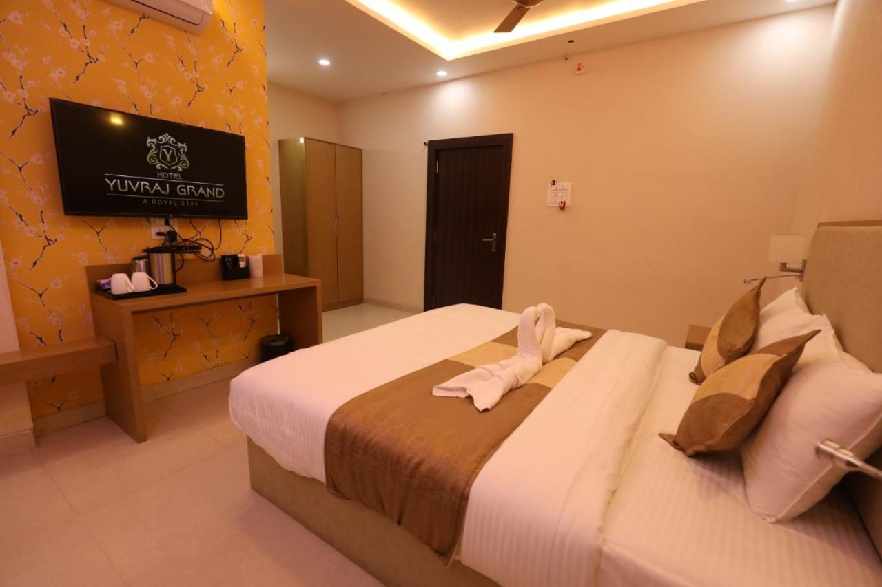 Hotel Yuvraj Grand Jabalpur Exterior foto